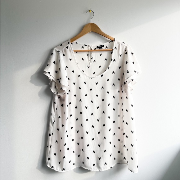 Torrid Georgette Flutter Sleeve Blouse - Picture 5 of 10